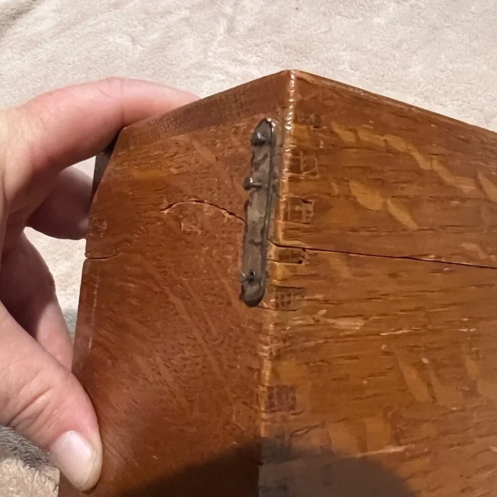 Vintage Wood Recipe Box by Weiss. Dovetailed with recipe divider inserts
